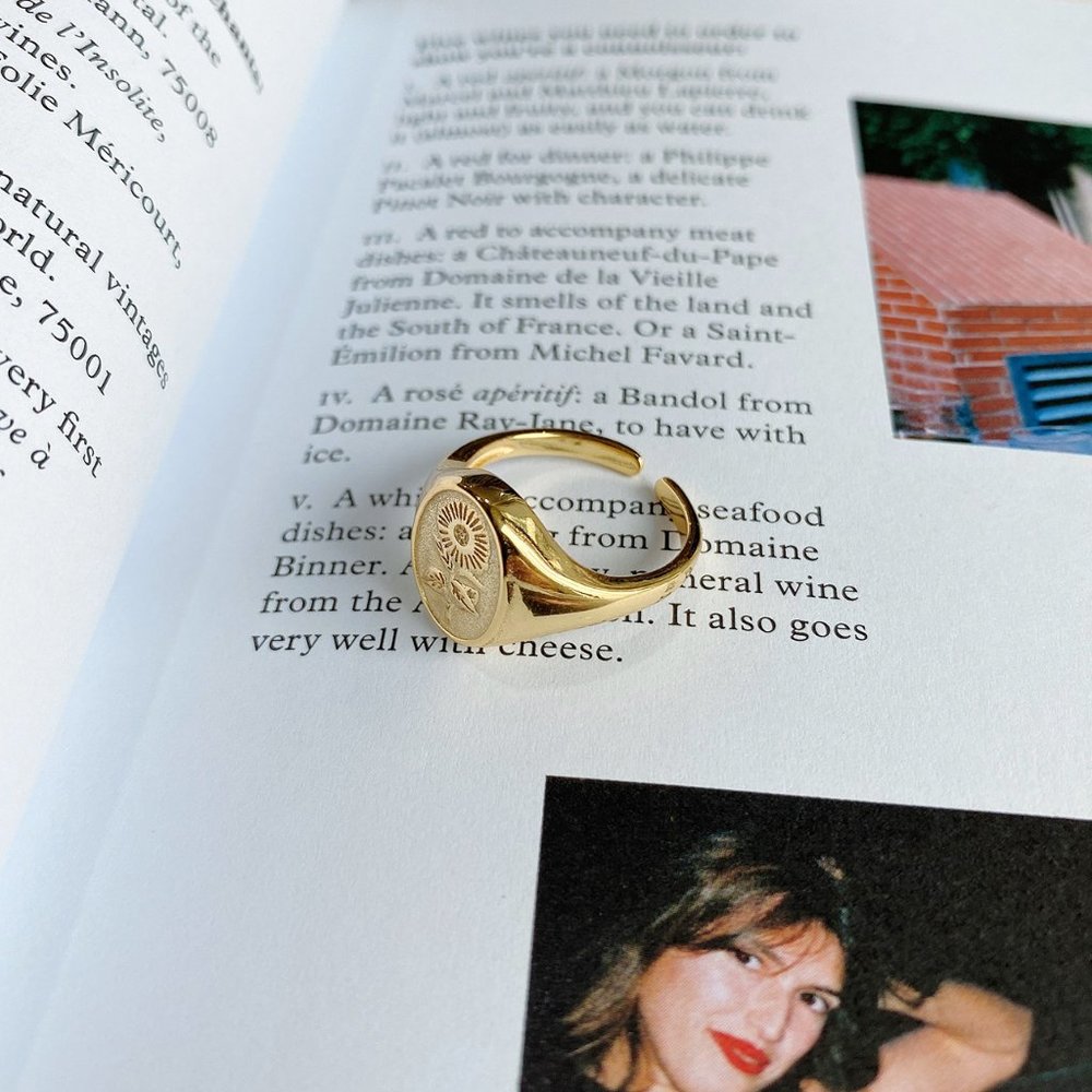 🌻 18K Goldplated Sunflower Floral Signet Ring - Picture 2 of 10